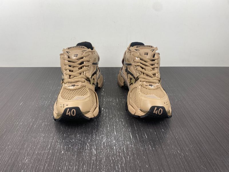 B*alenciaga runner AM 20230724-2
