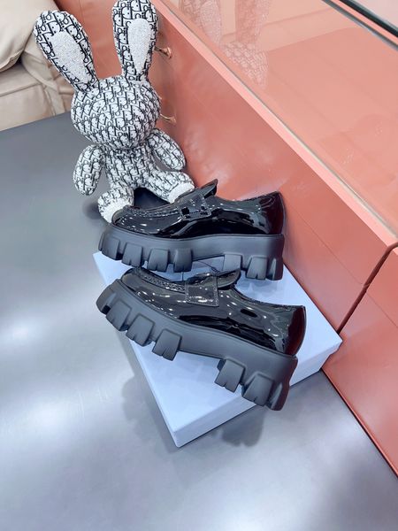 P*rada Top Loafer CL 23030831-16