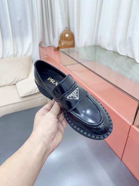 P*rada Top Loafer CL 23030831-24