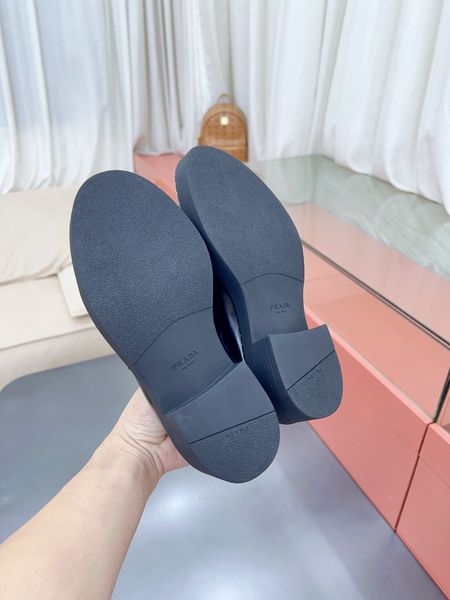 P*rada Top Loafer CL 23030831-24