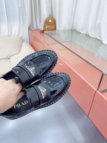 P*rada Top Loafer CL 23030831-25