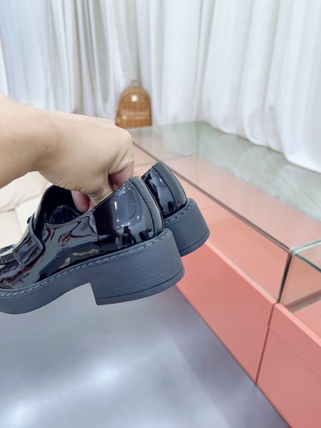 P*rada Top Loafer CL 23030831-25