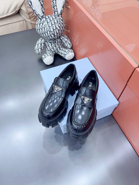 P*rada Top Loafer CL 23030831-26