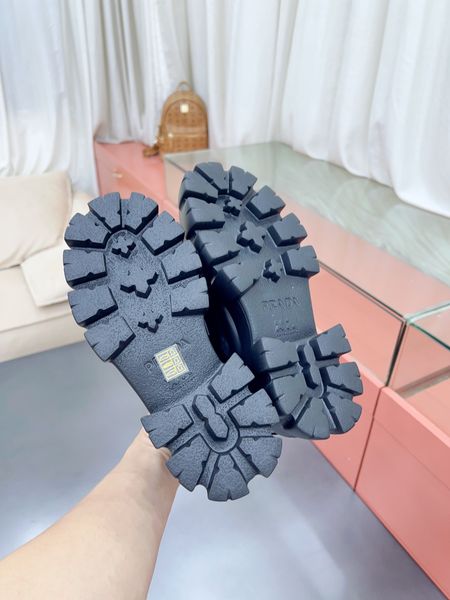P*rada Top Loafer CL 23030831-26