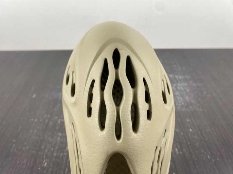 Yeezy Foam RNR Stone Salt GV6840
