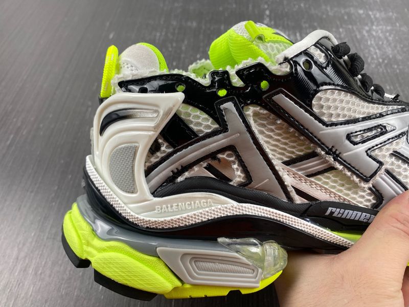 B*alenciaga runner AM 20230905-5