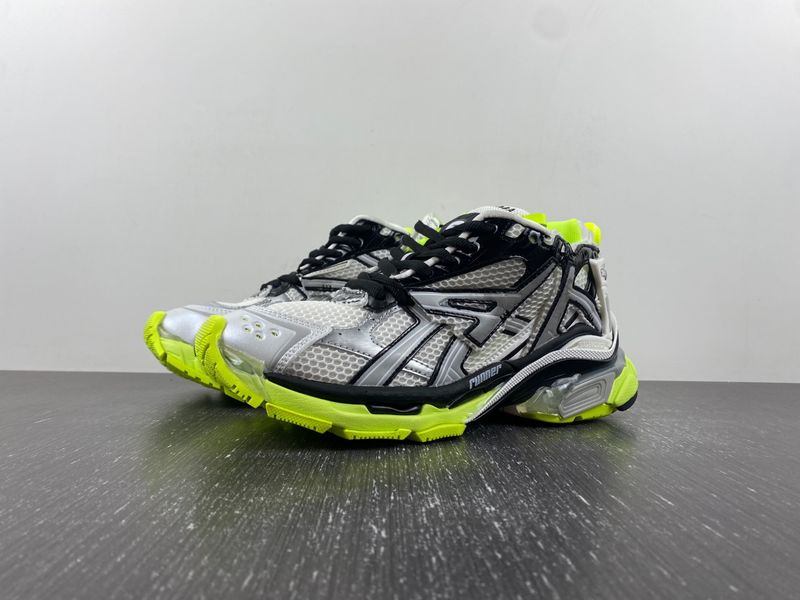 B*alenciaga runner AM 20230905-5