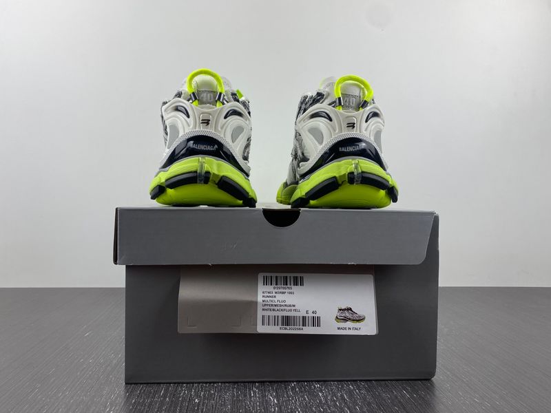 B*alenciaga runner AM 20230905-5
