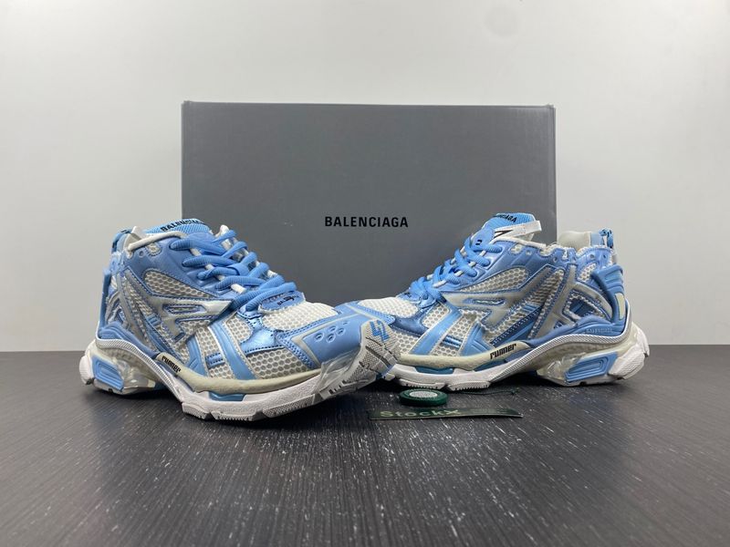 B*alenciaga runner AM 20230905-7