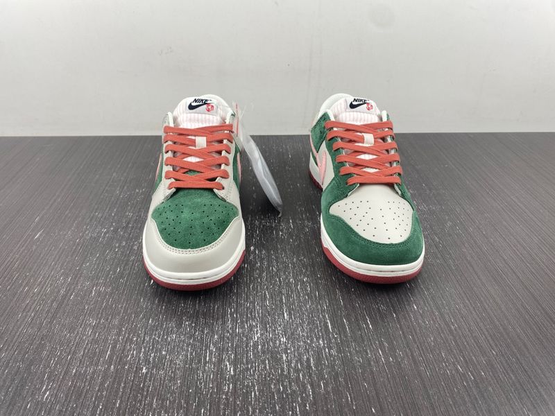 Dunk Low SE All Petals United Fir Green  FN8923-061