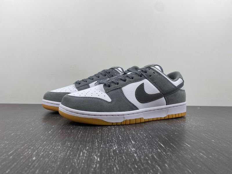 SB Dunk Low Gery Gum FV0389-100