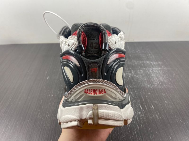 B*alenciaga runner AM 20230907-3