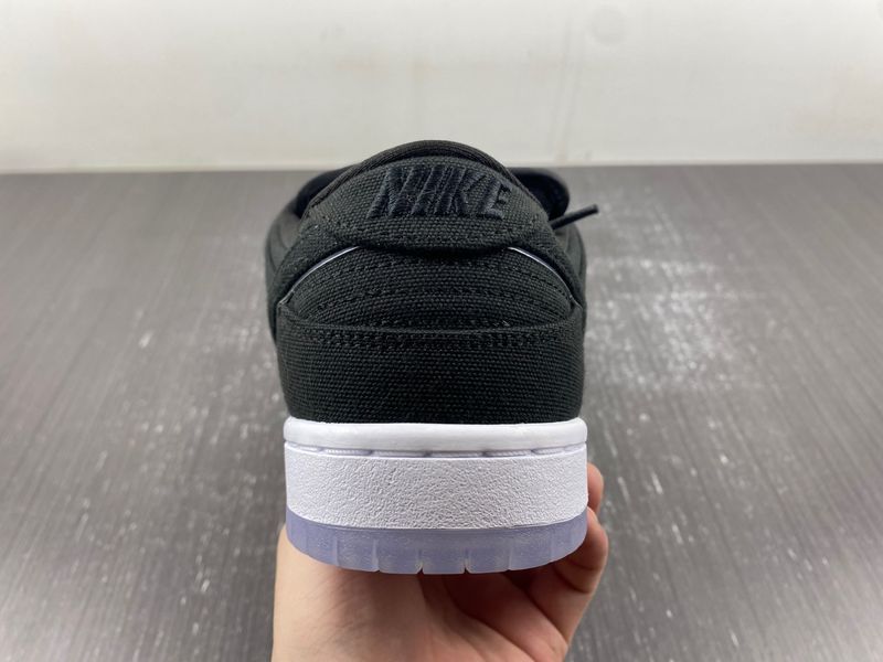 SB Dunk Low Carhartt FN4193-013