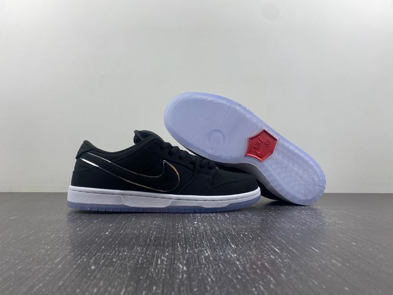 SB Dunk Low Carhartt FN4193-013