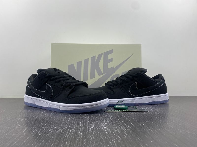 SB Dunk Low Carhartt FN4193-013