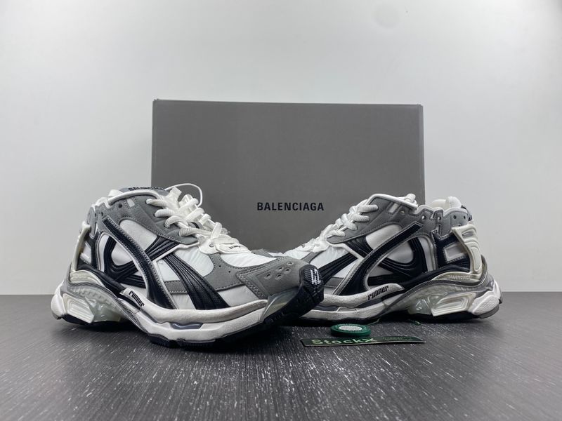 B*alenciaga runner AM 20231016-3