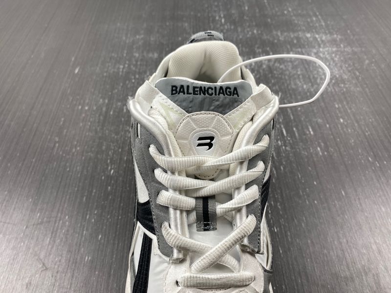 B*alenciaga runner AM 20231016-3