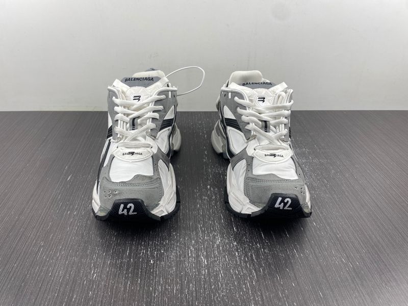 B*alenciaga runner AM 20231016-3