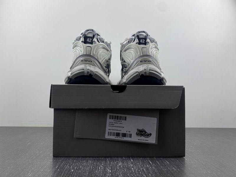 B*alenciaga runner AM 20231016-3