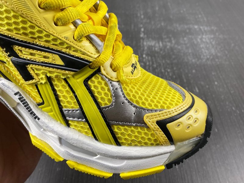 B*alenciaga runner AM 20231019-11