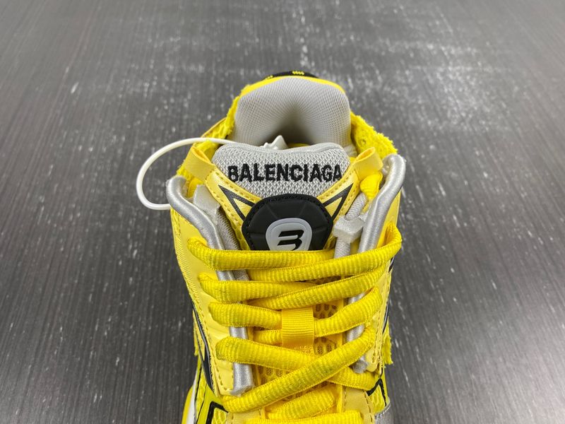 B*alenciaga runner AM 20231019-11