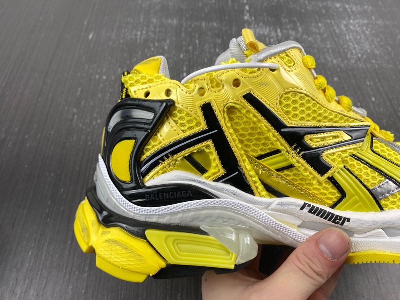 B*alenciaga runner AM 20231019-11