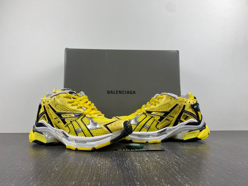 B*alenciaga runner AM 20231019-11