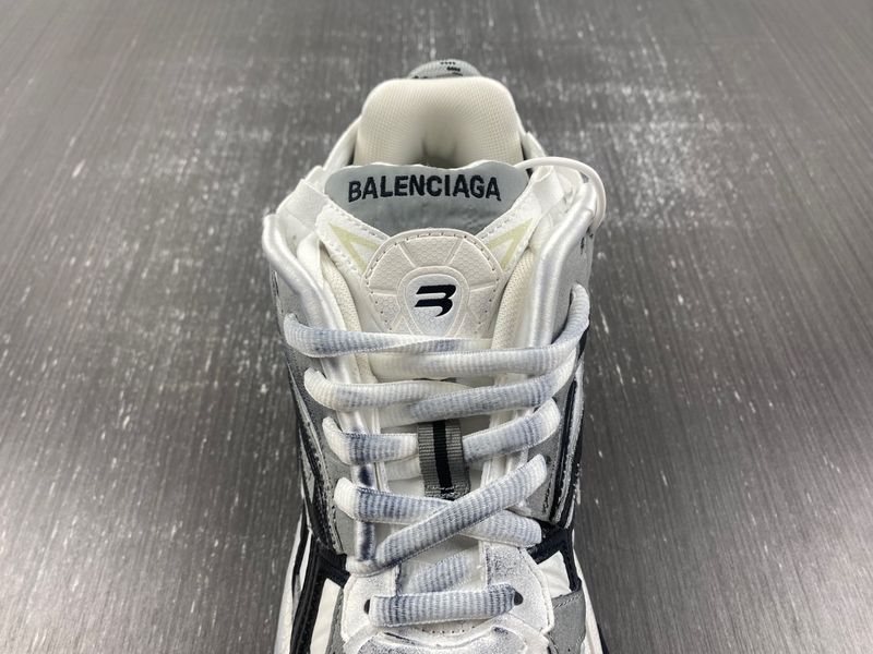 B*alenciaga runner AM 20231205-6