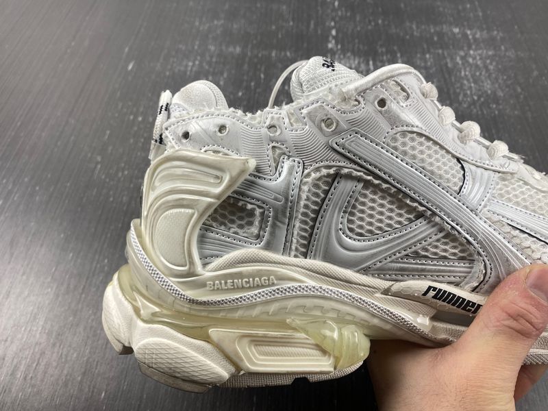 B*alenciaga runner AM 20231219-13
