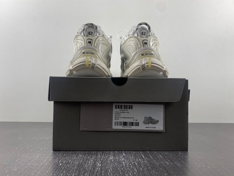 B*alenciaga runner AM 20231219-13