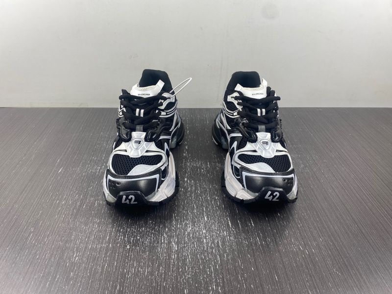 B*alenciaga runner AM 20240130-5