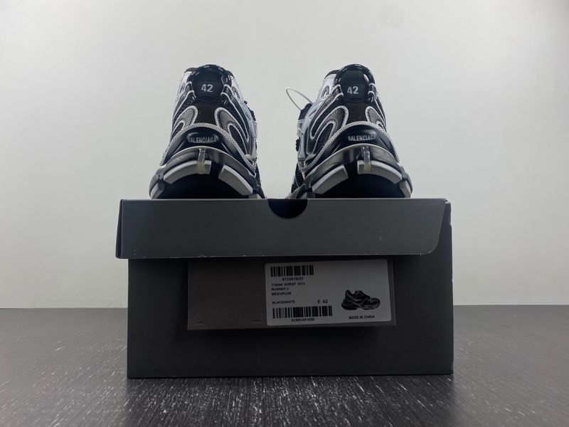 B*alenciaga runner AM 20240130-5