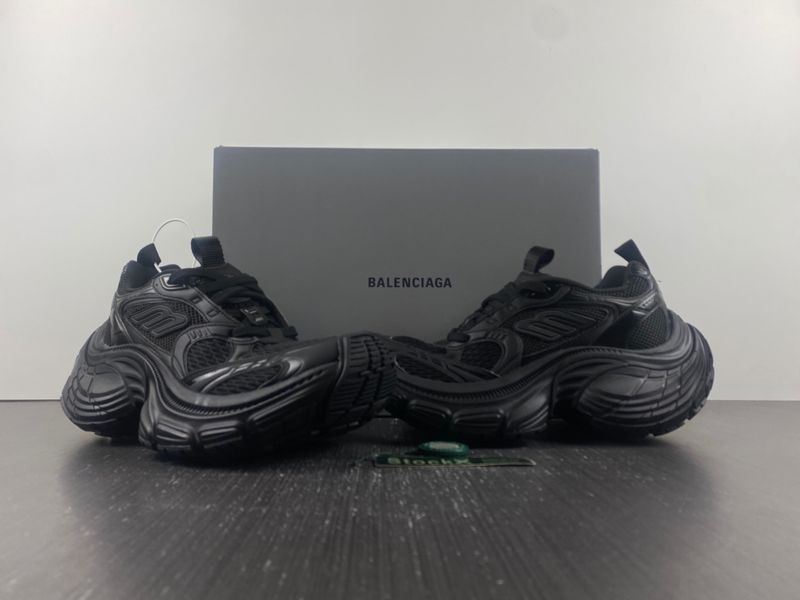 B*alenciaga runner AM 20240323-1