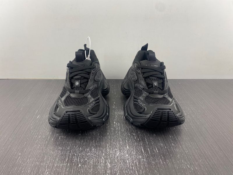 B*alenciaga runner AM 20240323-1