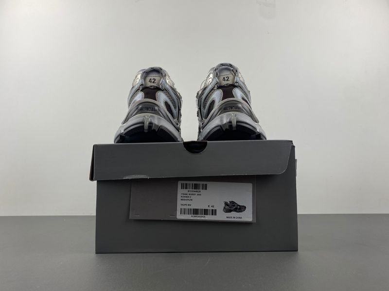 B*alenciaga runnerSneaker AM20240417-1