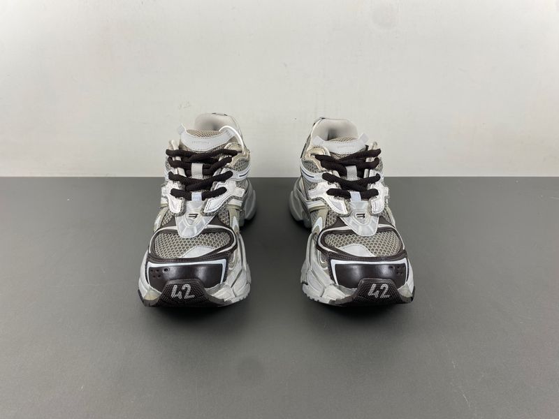 B*alenciaga runnerSneaker AM20240417-1