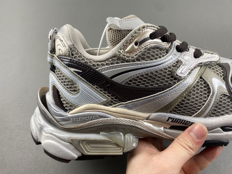 B*alenciaga runnerSneaker AM20240417-1
