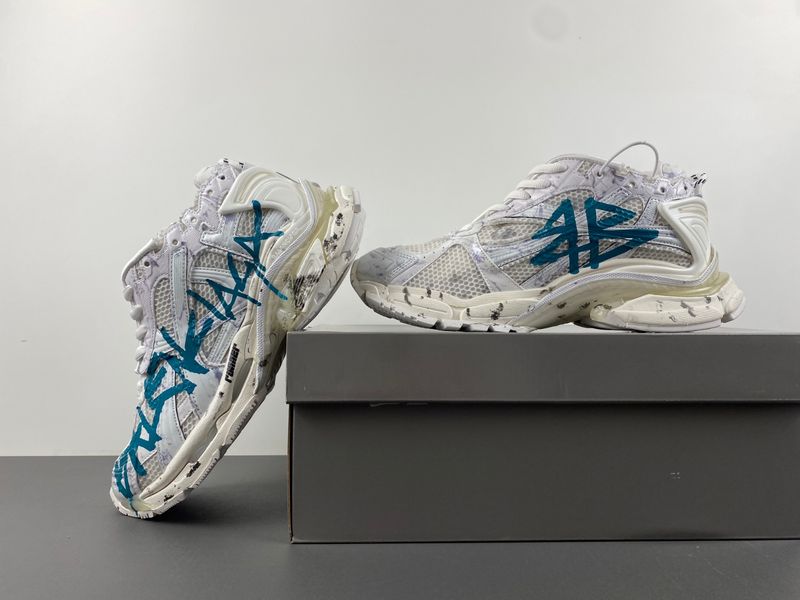 B*alenciaga runner AM 20240511-4