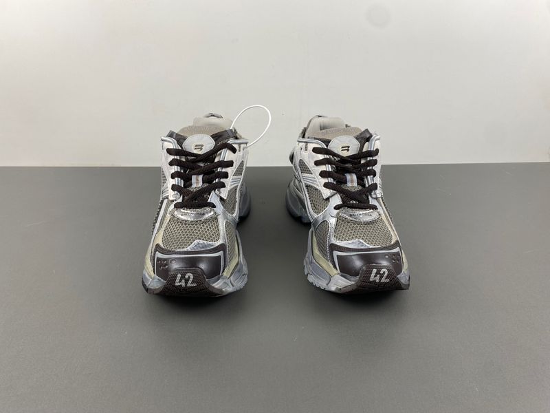 B*alenciaga runner AM 20240528-1