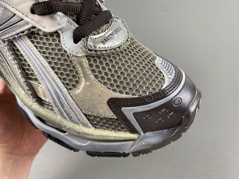 B*alenciaga runner AM 20240528-1