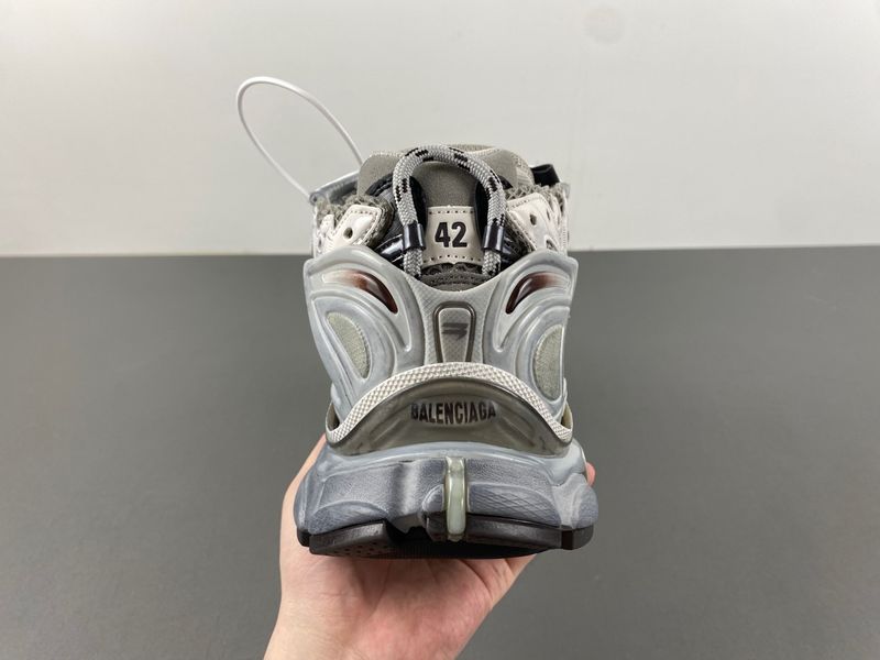B*alenciaga runner AM 20240528-1