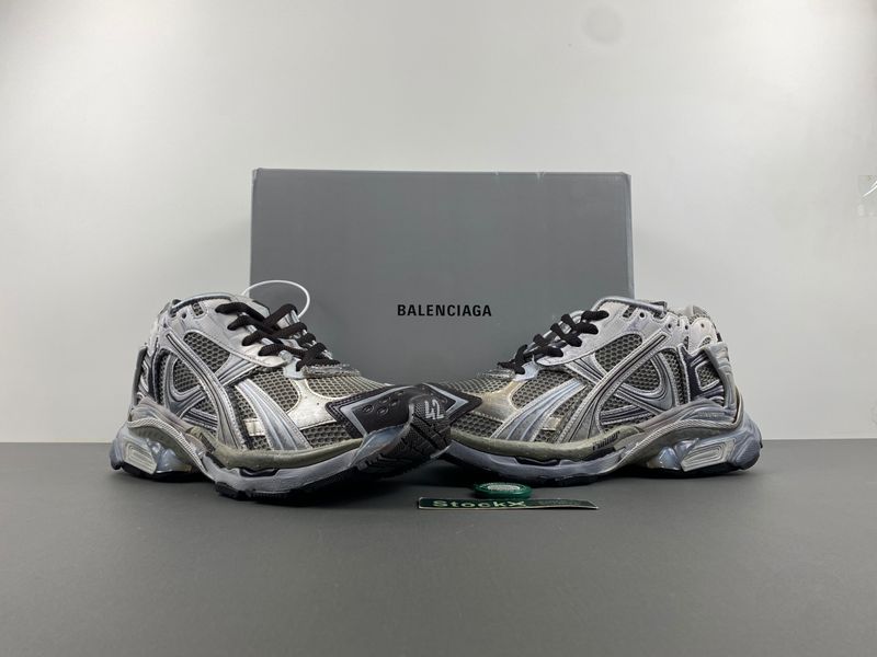 B*alenciaga runner AM 20240528-1