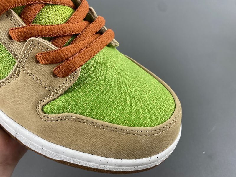 SB Dunk Low Escargot FQ7585-200