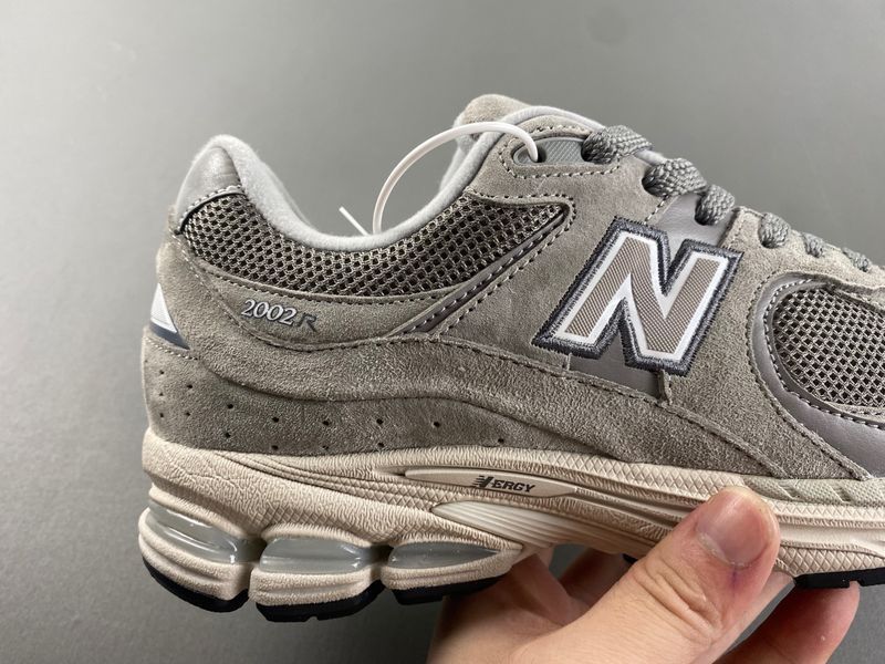 New Balance 2002R Marblehead Light Aluminum  ML2002RC