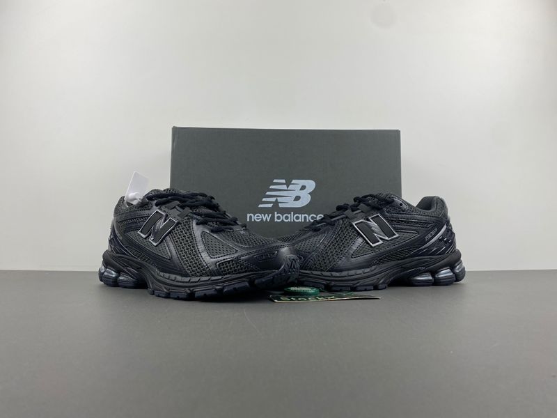 New Balance 1906R Black Metallic Silver  M1906RJB