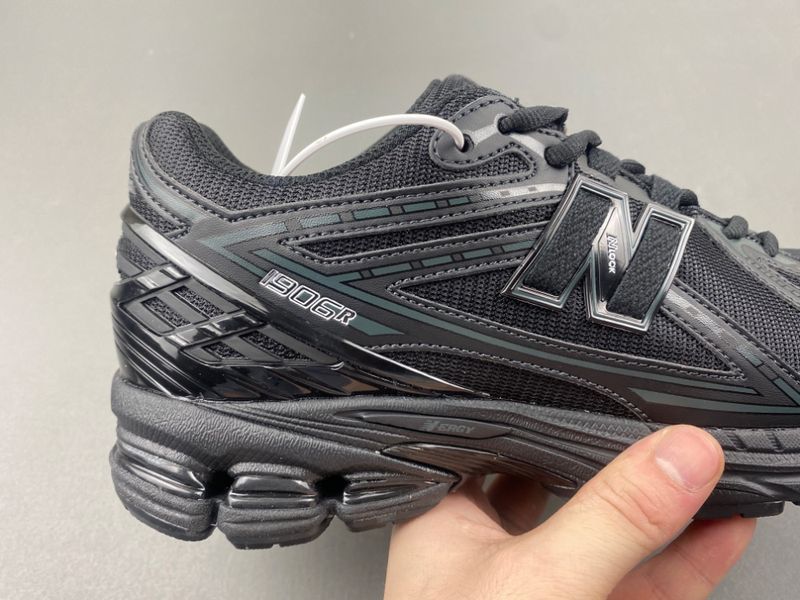 New Balance 1906R Black M1906RBB
