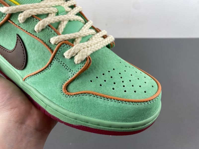 SB Dunk Low Rodeo Tourmaline HF3058-300