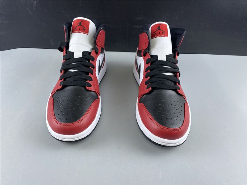 Air Jordan 1 Mid Chicago Toe 554724-069