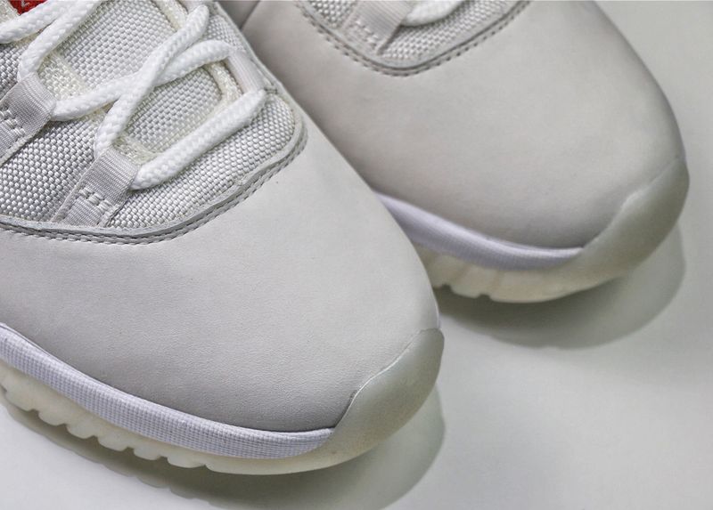 Air Jordan 11 Retro Platinum Tint  378037-016