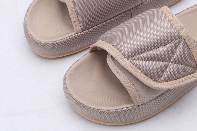 Yeezy Slide